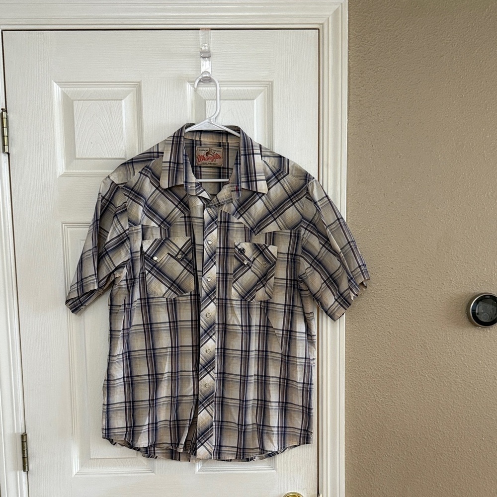 Wrangler Men's Short Sleeve Plaid Button-Down Shirt - Cream & Navy